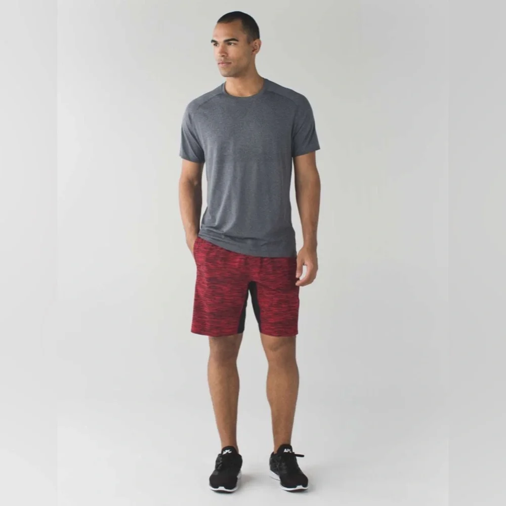 Lululemon Assert Short 9” Tactic Static Lulu Red Black Cherry Black Men's Shorts